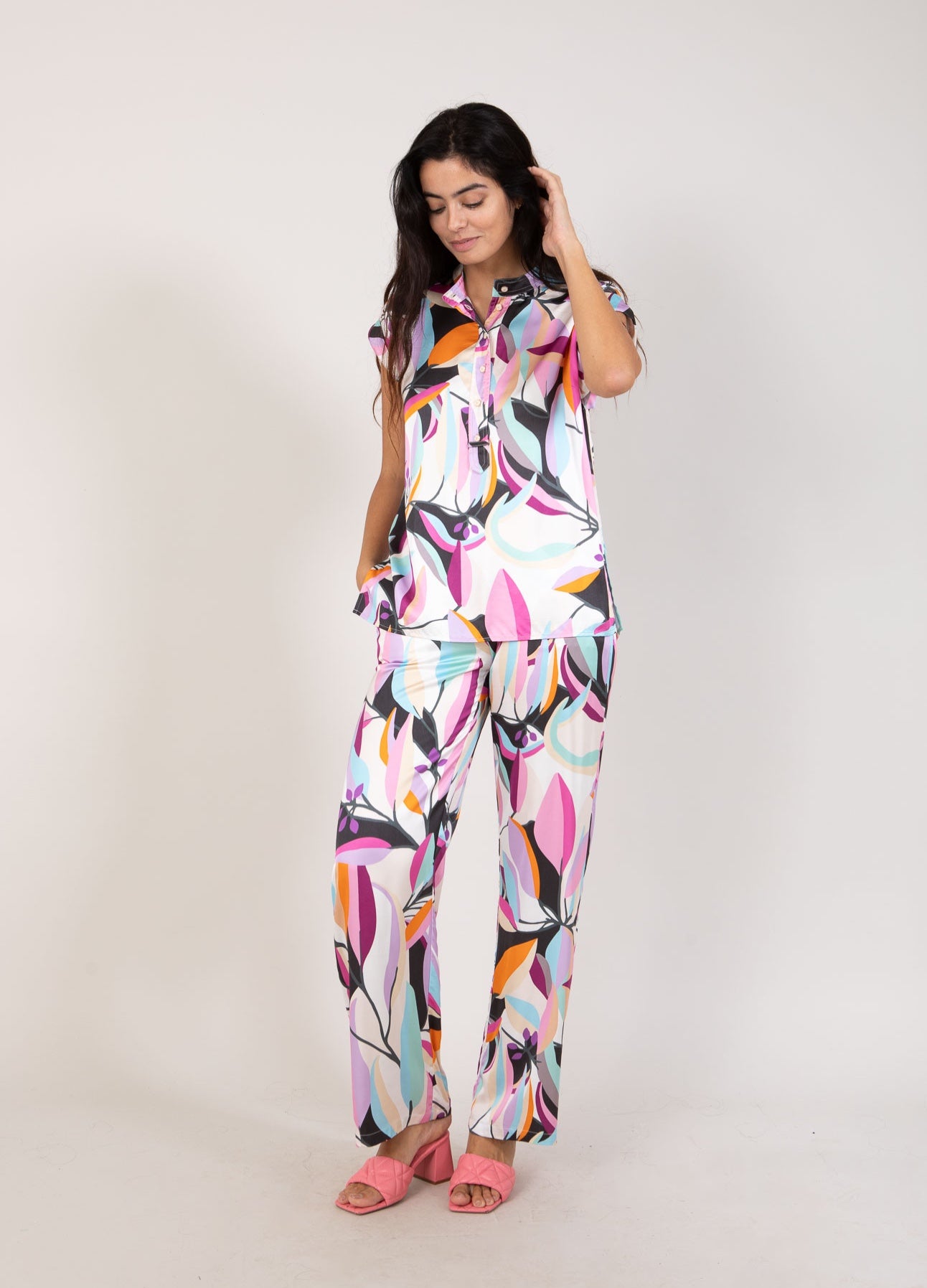 Coster Copenhagen BREDE BUKSER I MULTI LEAF PRINT - SILLE FIT Pants Multi leaf print - 909
