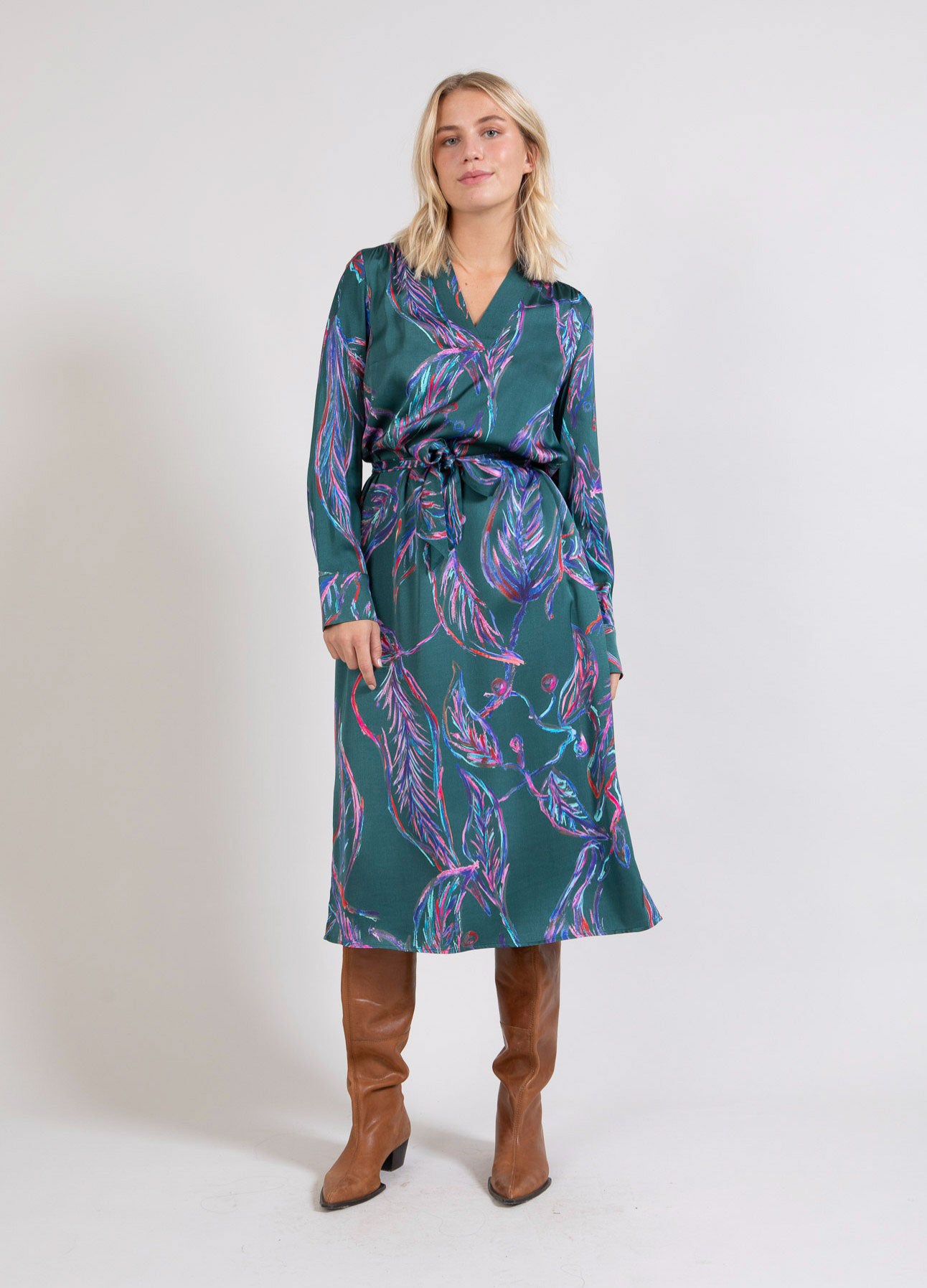 Coster Copenhagen  KJOLE I MULTI LEAVES PRINT Kjole Multi leaves print - 939