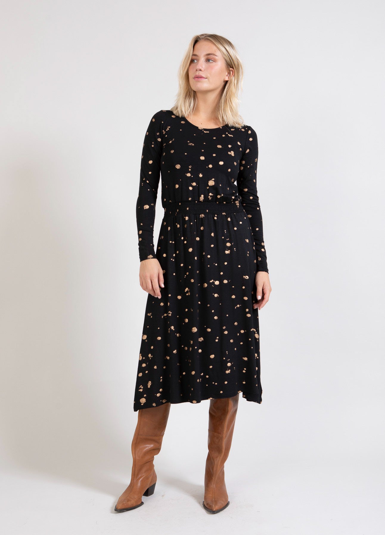 Coster Copenhagen  KJOLE MED FOLIE PRINT Kjole Foil print - 937