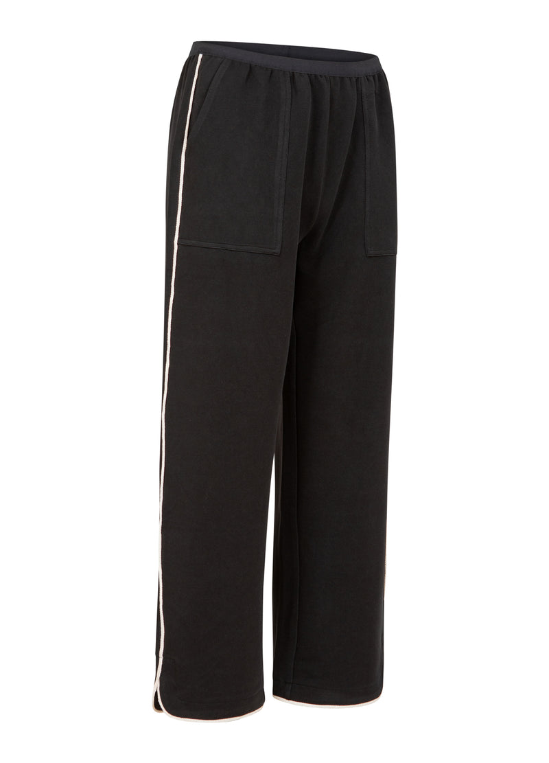 Coster Copenhagen BUKSER MED BREDE BEN - SILLE FIT Pants Black - 100