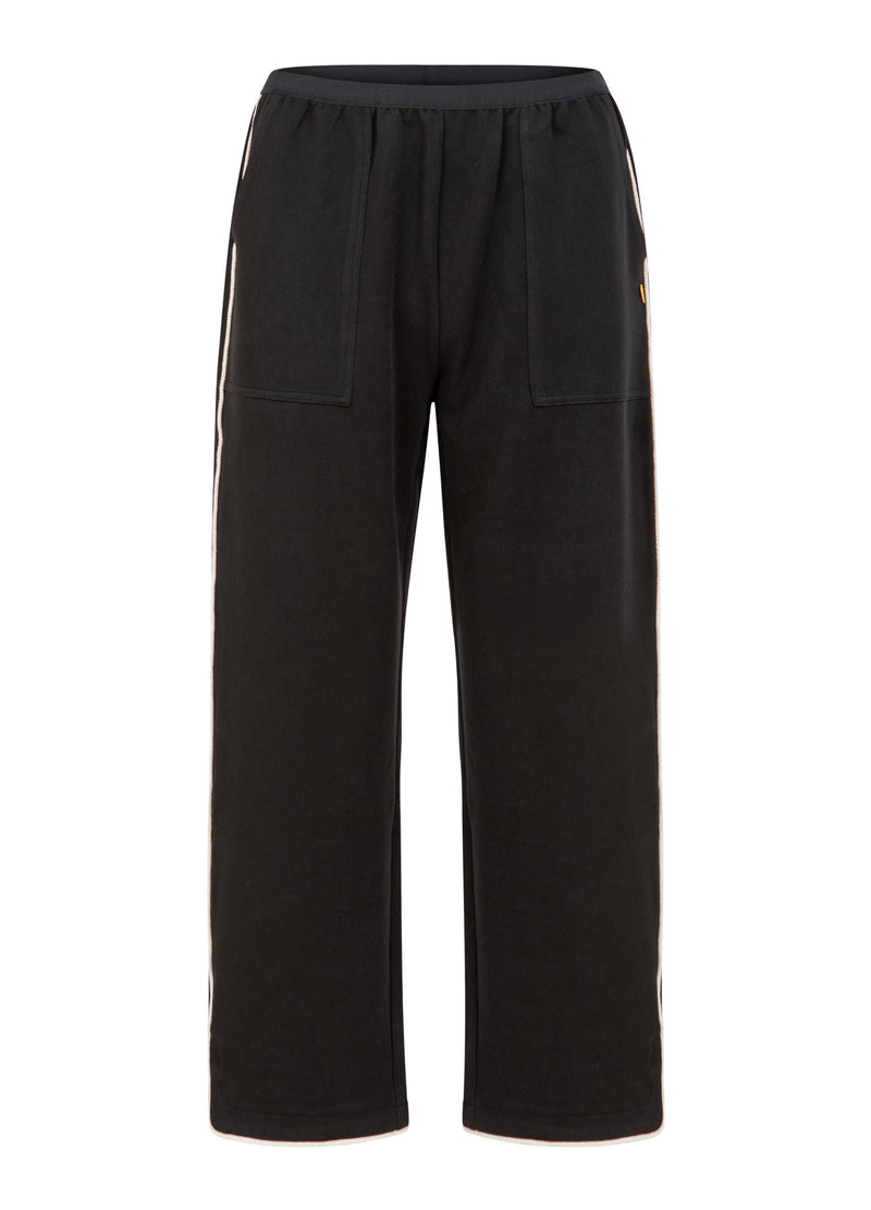 Coster Copenhagen BUKSER MED BREDE BEN - SILLE FIT Pants Black - 100