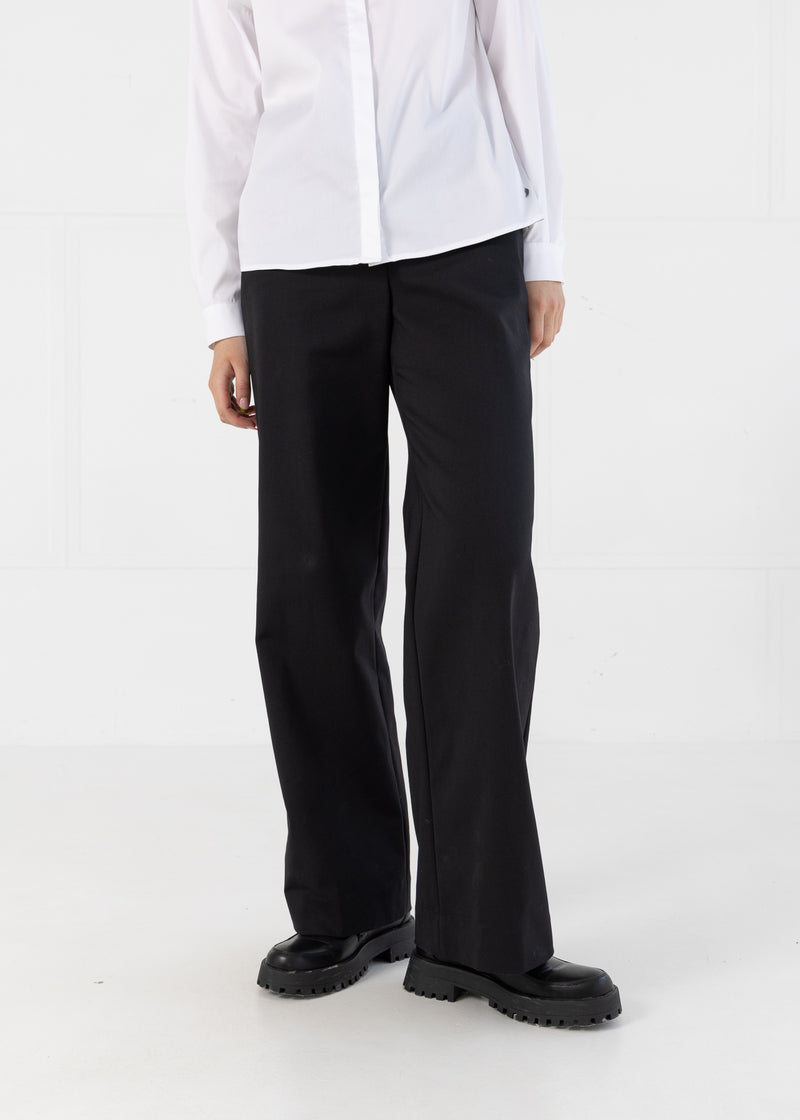 Coster Copenhagen BUKSER MED BREDT BEN - PETRA PASFORM Pants Black - 100