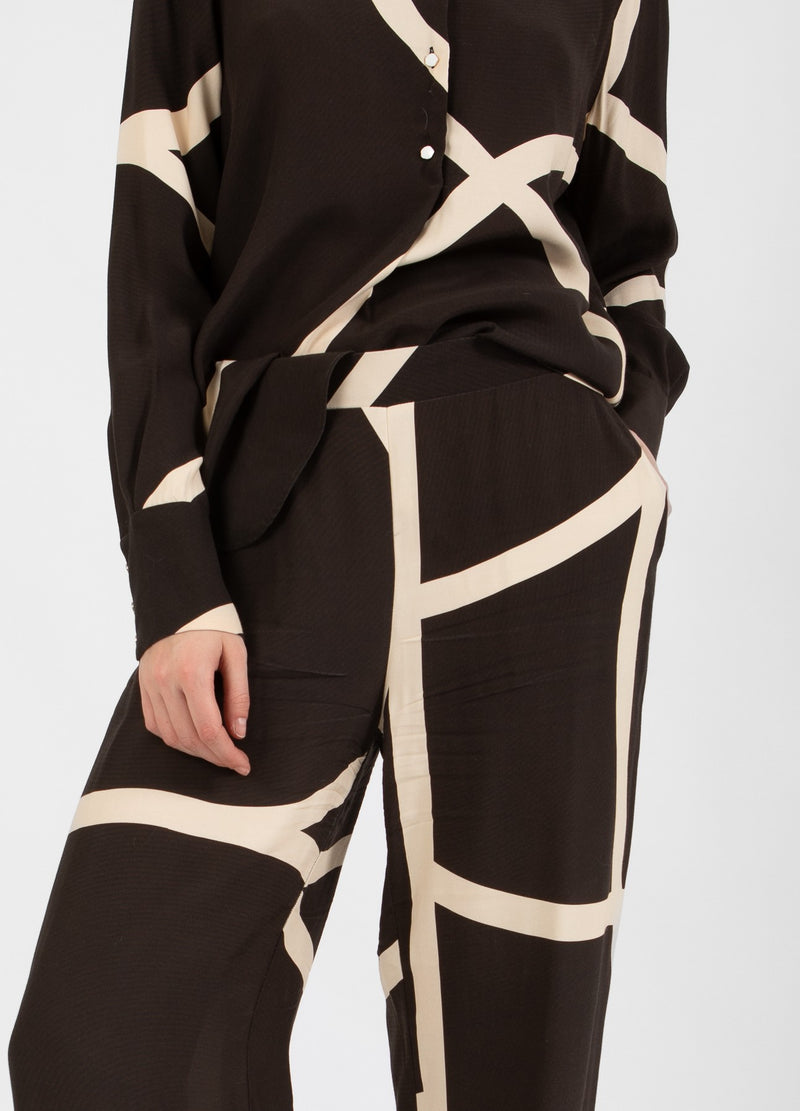 Coster Copenhagen  BUKSER MED FIELS PRINT - SILLE PASFORM Pants Field print - 953