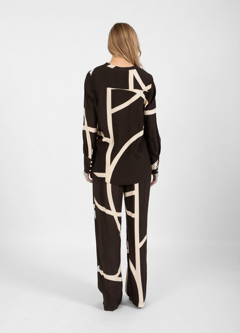 Coster Copenhagen  BUKSER MED FIELS PRINT - SILLE PASFORM Pants Field print - 953