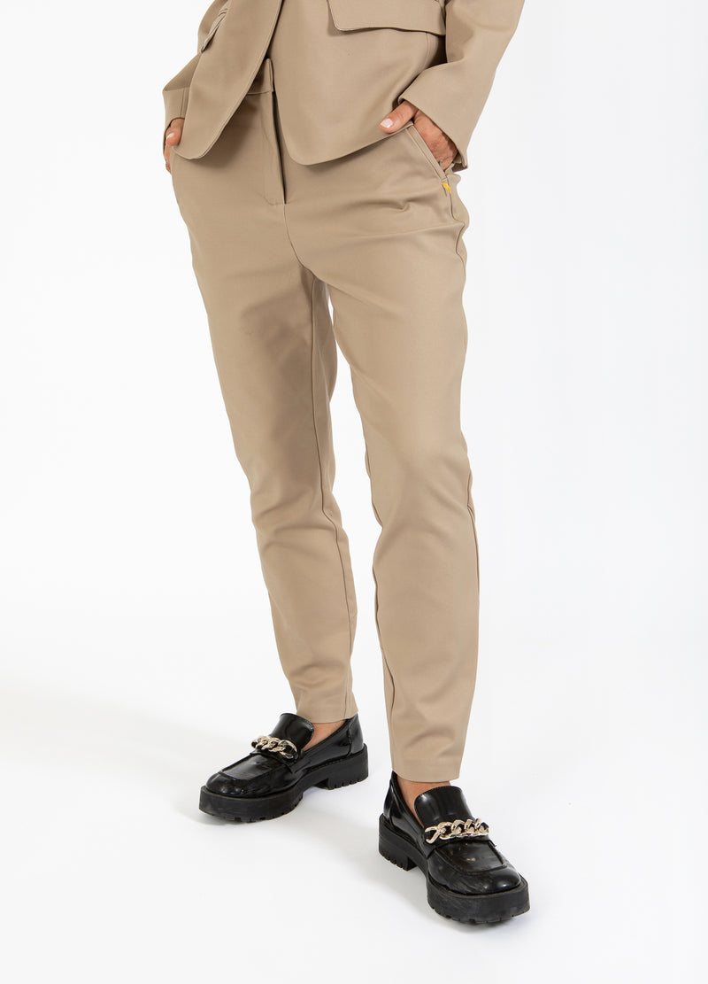 Coster Copenhagen BUKSER NORMALLÆNGDE - STELLA PASFORM Pants Desert sand - 329