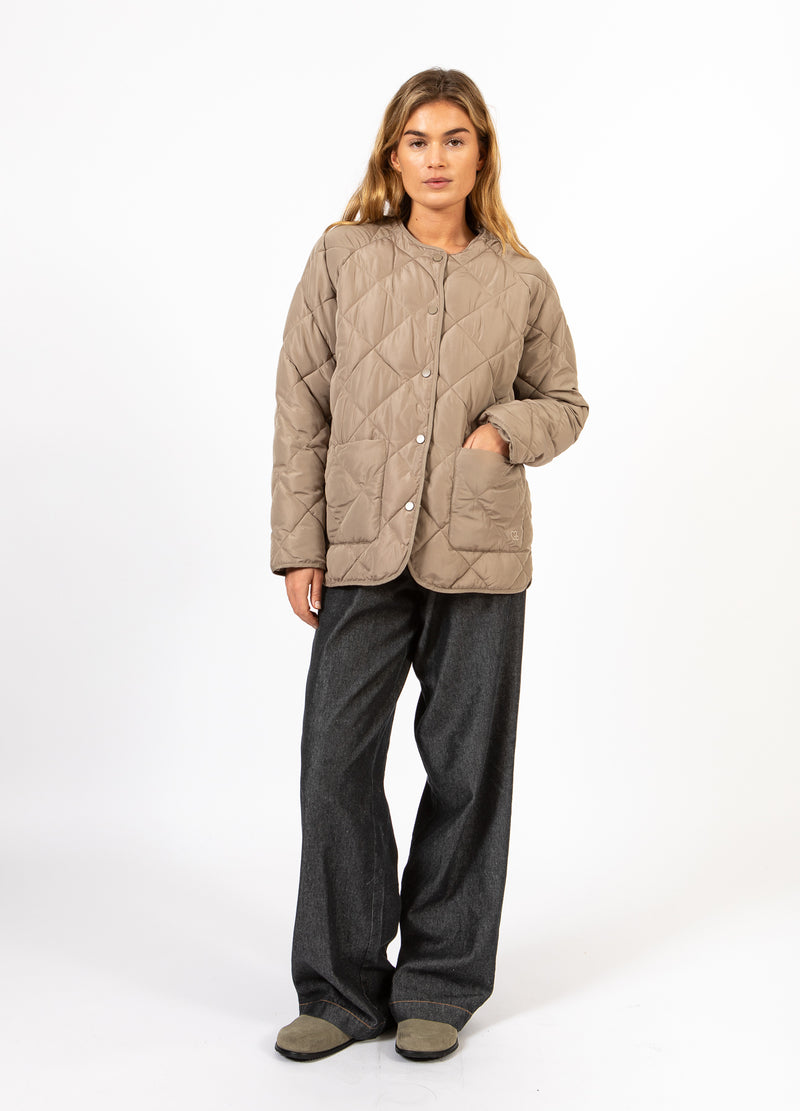 CC Heart CC HEART ASTA QUILTET LØS JAKKE Outerwear Sand - 251