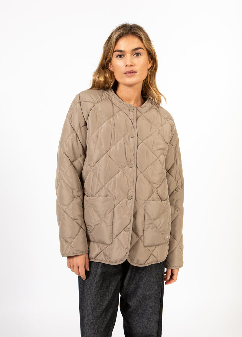 CC Heart CC HEART ASTA QUILTET LØS JAKKE Outerwear Sand - 251