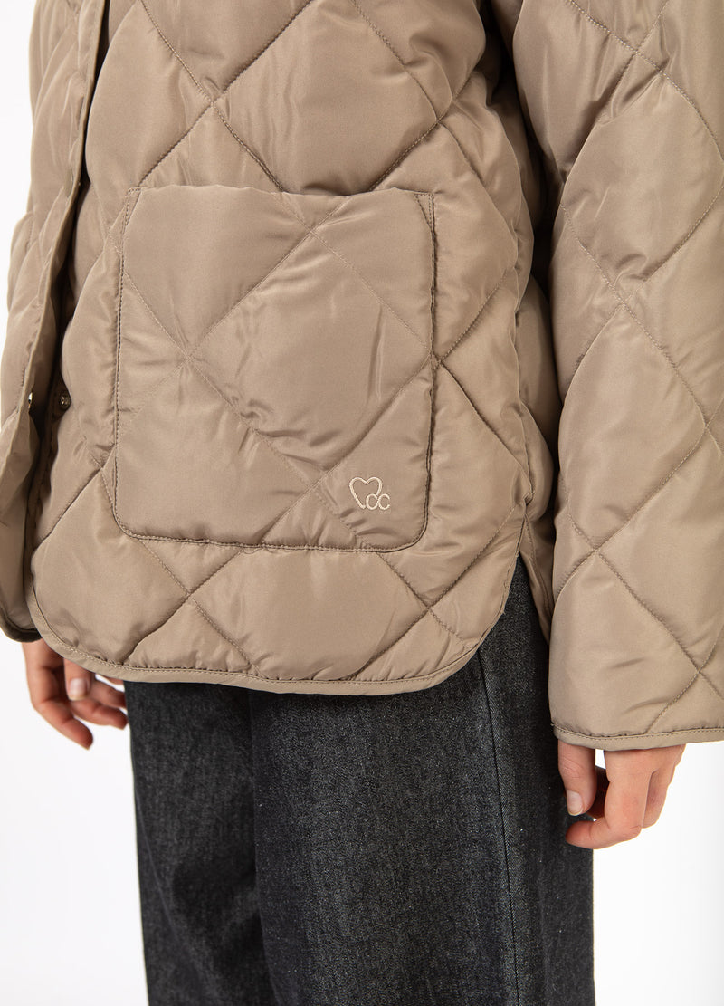 CC Heart CC HEART ASTA QUILTET LØS JAKKE Outerwear Sand - 251