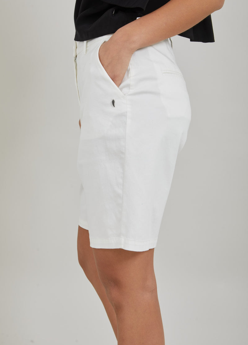 Coster Copenhagen CITY SHORTS - PETRA FIT Shorts White - 200