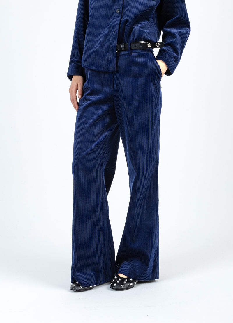 Coster Copenhagen FLØJLSBUKSER - PETRA PASFORM Pants Eclipse blue -555