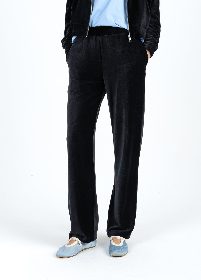 Coster Copenhagen FLØJLSBUKSER - SILLE FIT Pants Black - 100