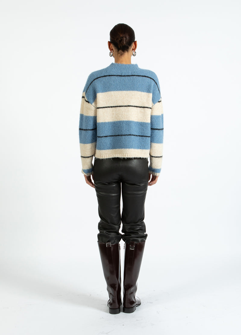 Coster Copenhagen FLUFFY STRIBET STRIK Knitwear Blue/creme stripe - 589