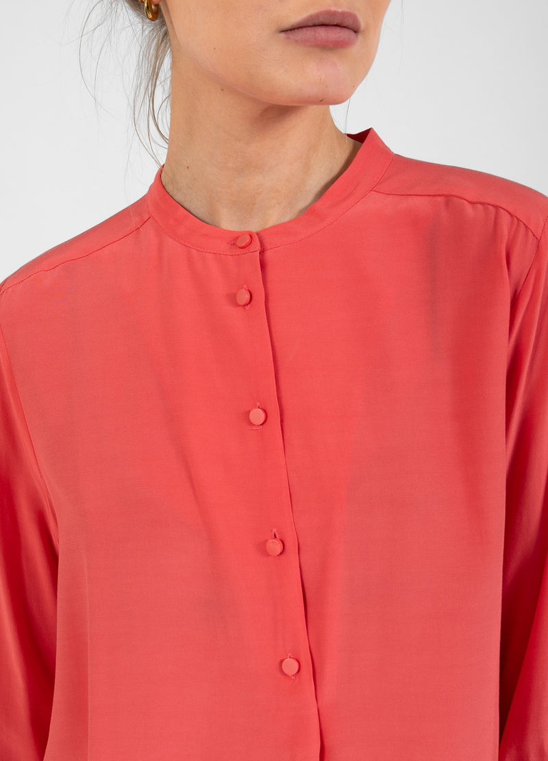 Coster Copenhagen SKJORTE MED FOLDET KNAPPESTOLPE Shirt/Blouse Hot coral - 685