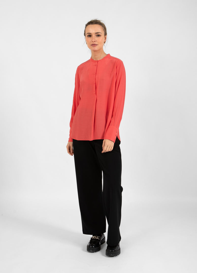 Coster Copenhagen SKJORTE MED FOLDET KNAPPESTOLPE Shirt/Blouse Hot coral - 685