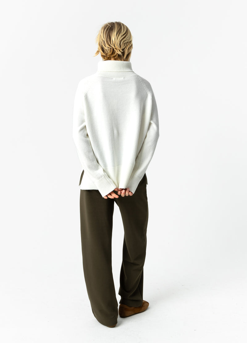 Coster Copenhagen SWEATER MED HØJ HALS - COMFY Knitwear White - 200