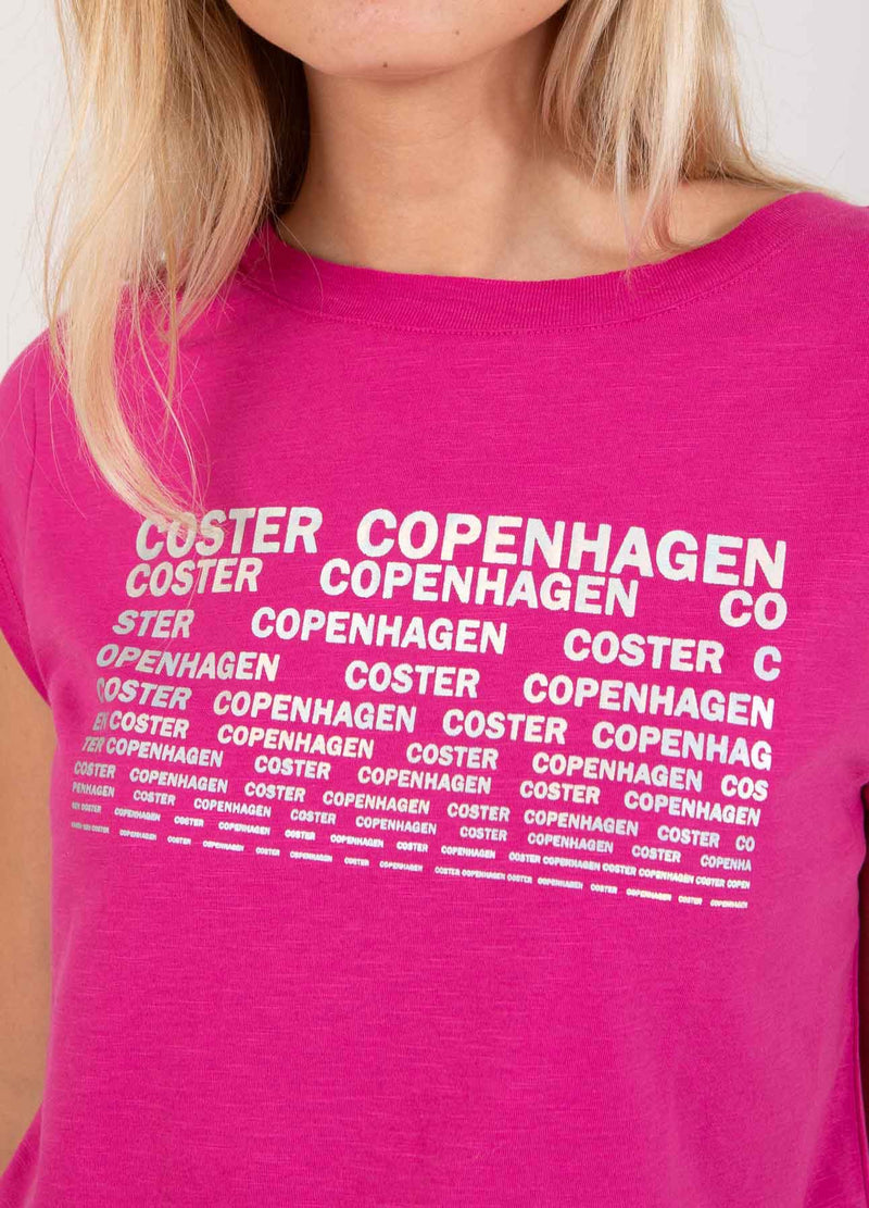 Coster Copenhagen T-SHIRT MED COSTER PRINT - KORT ÆRME T-Shirt Berry - 693
