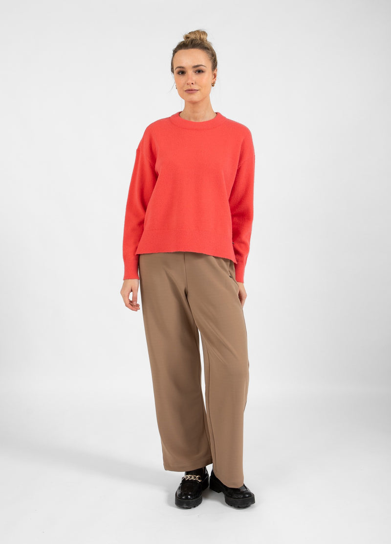 Coster Copenhagen TRØJE MED RUND HALSUDSKÆRING - COMFY KNIT Knitwear Hot coral - 685